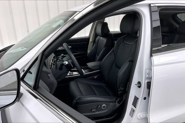 Used 2026 Genesis GV70 2.5T image 8
