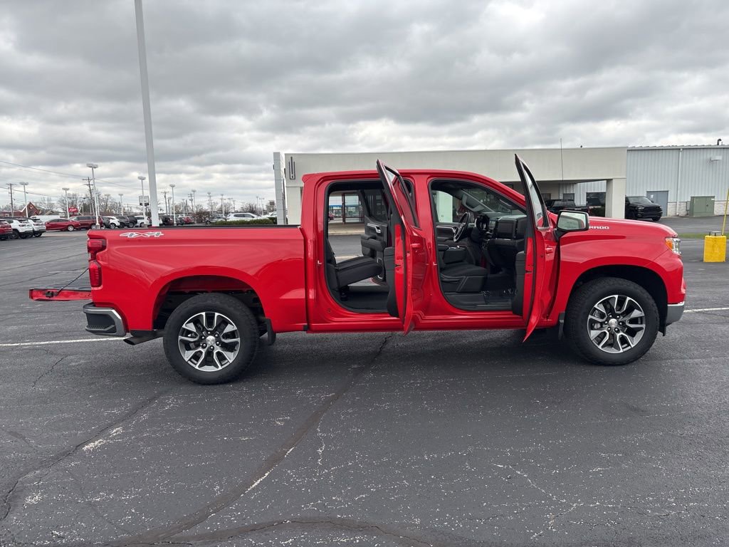 Used 2023 Chevrolet Silverado 1500 LT AWD/4WD image 21