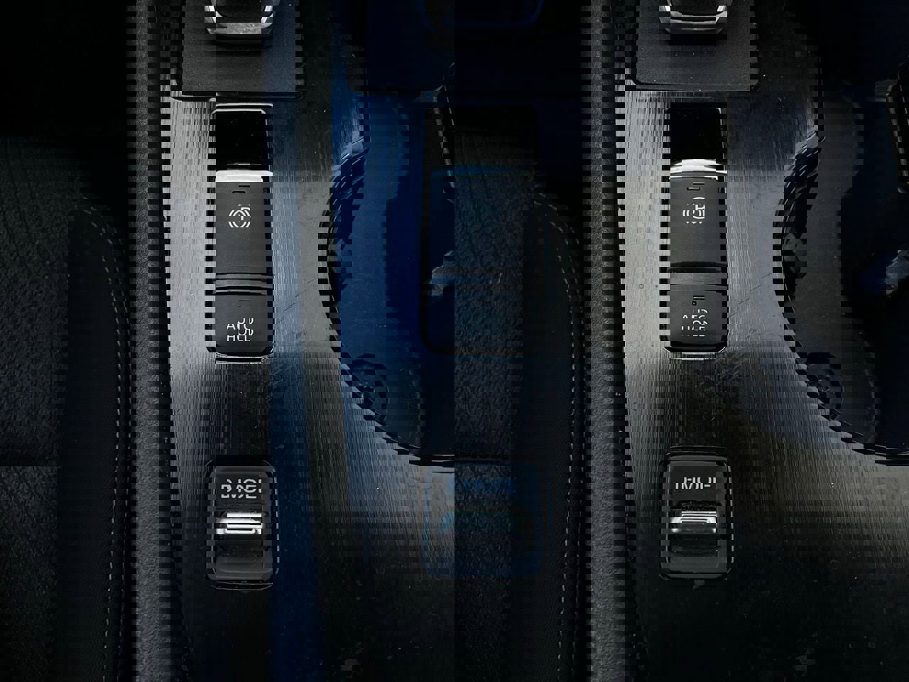 Used 2025 Nissan Rogue SV image 23