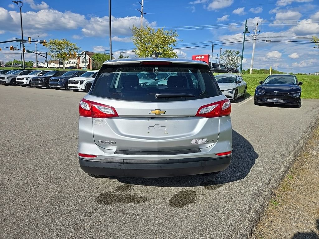 Used 2020 Chevrolet Equinox LS w/ LPO, Floor Liner Package AWD/4WD image 4