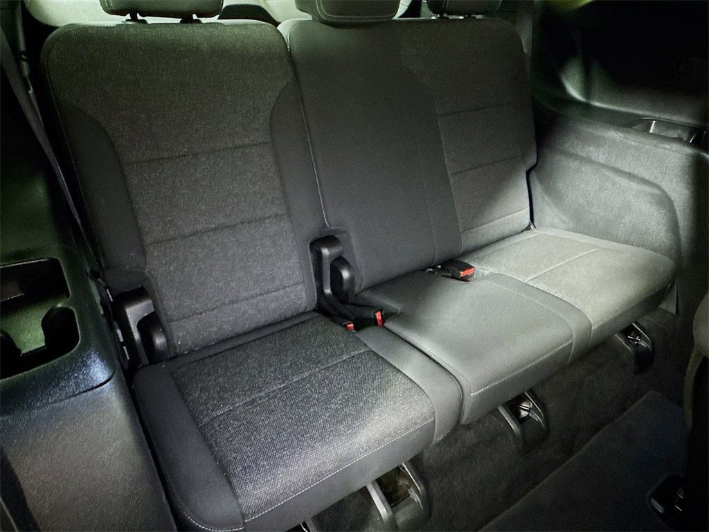 Used 2025 Chevrolet Traverse LT image 25