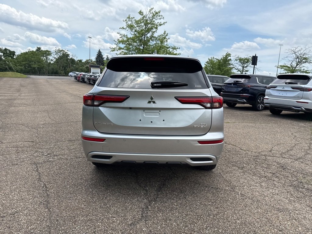 New 2025 Mitsubishi Outlander SEL image 8