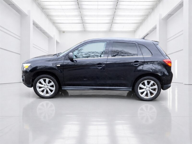 Used 2013 Mitsubishi Outlander Sport SE AWD/4WD image 6