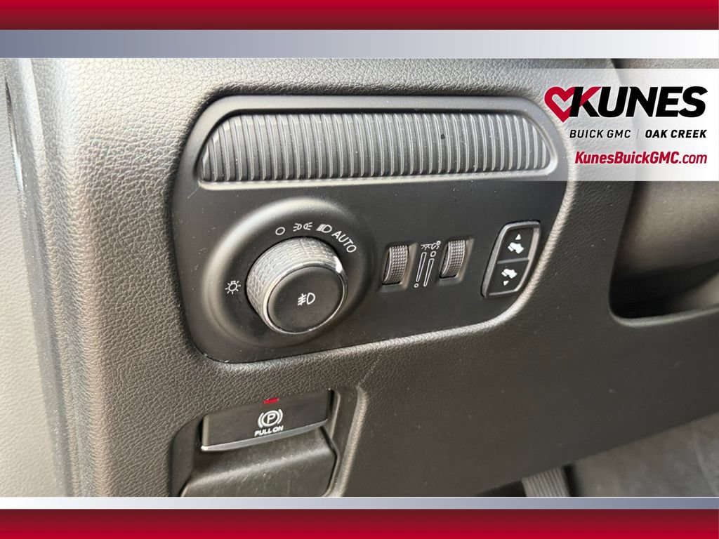 Used 2022 Jeep Wagoneer Series II AWD/4WD image 19
