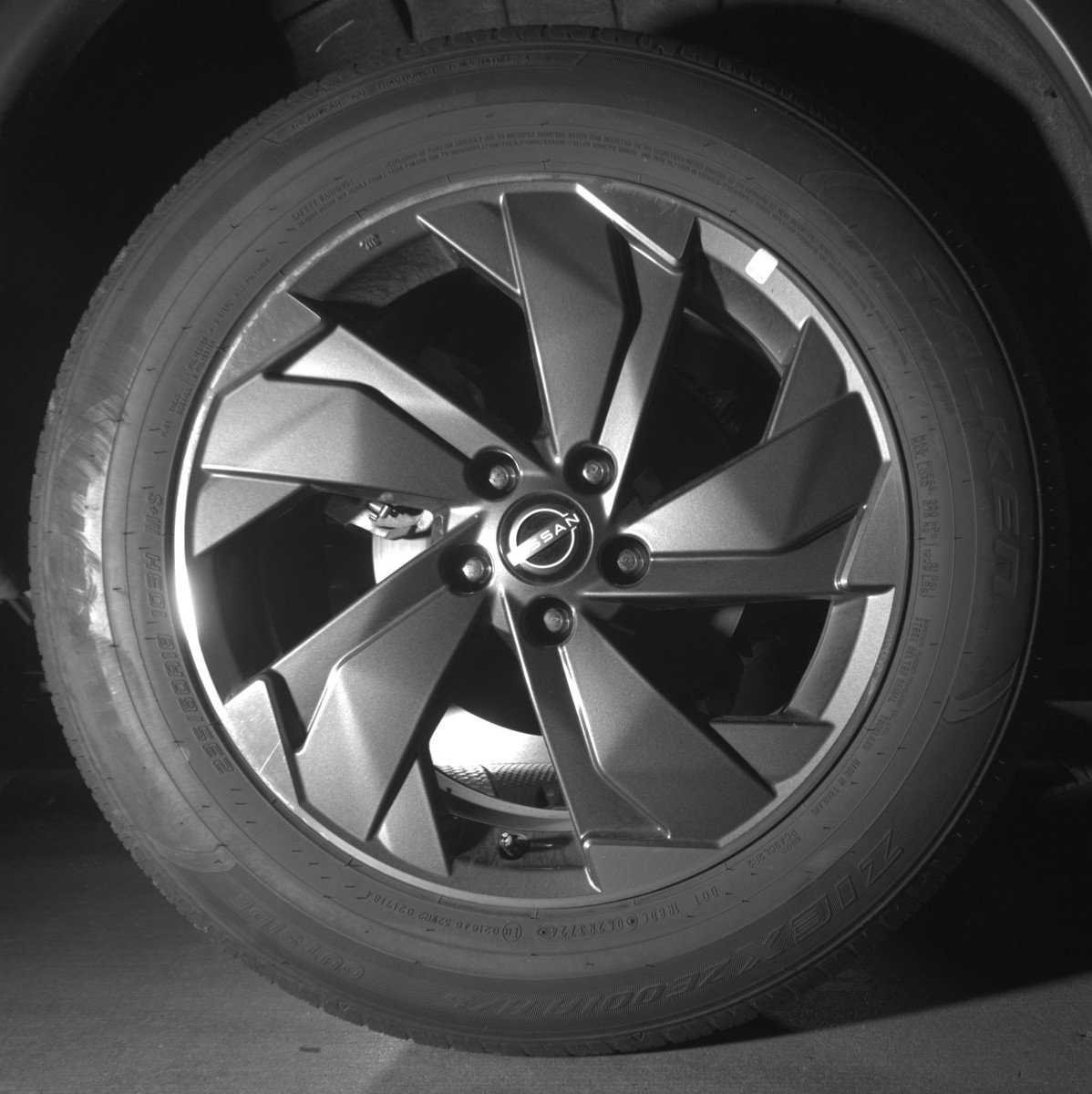 Used 2025 Nissan Rogue SV FWD image 15