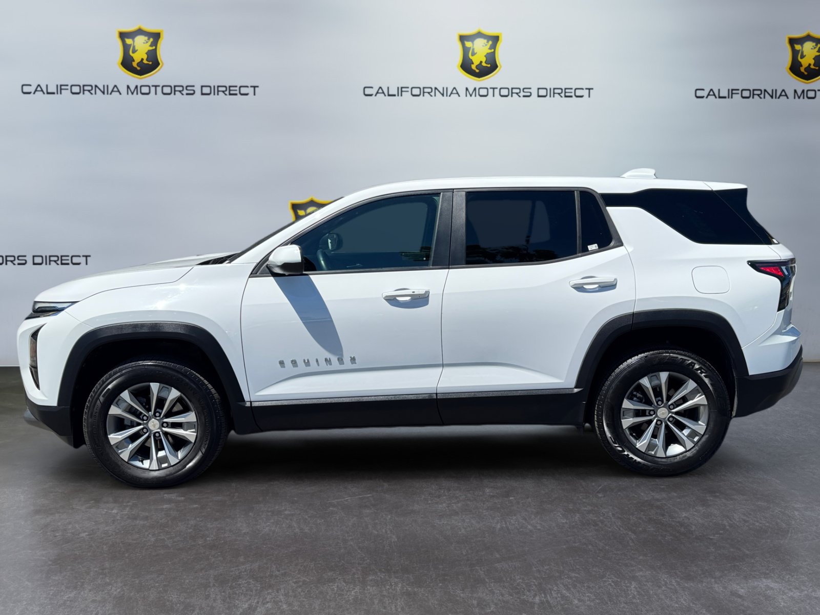 Used 2025 Chevrolet Equinox LT FWD image 2