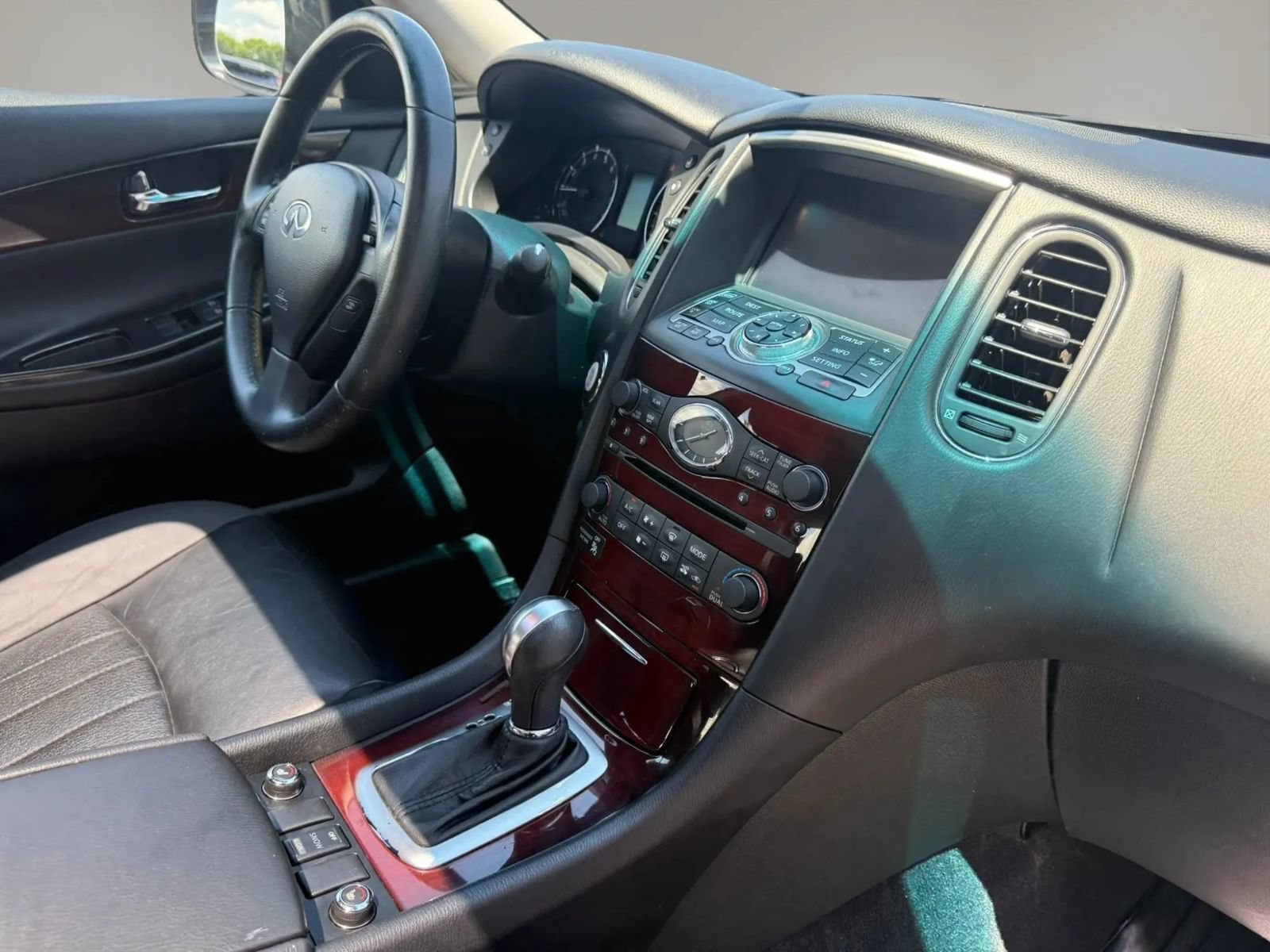 Used 2016 INFINITI QX50 AWD w/ Premium Plus Package image 51