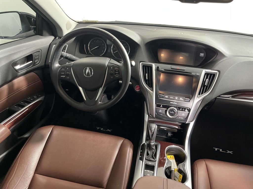 Used 2016 Acura TLX image 4