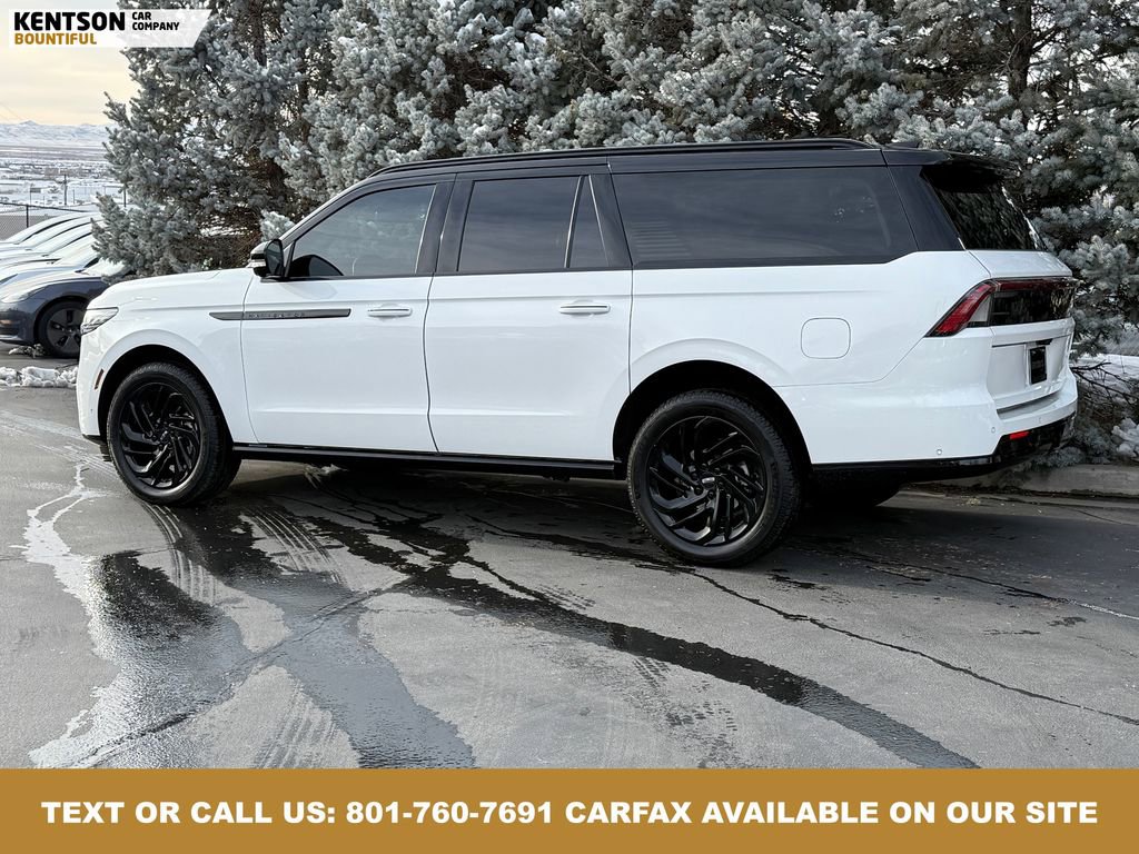 Used 2025 Lincoln Navigator L Reserve image 5