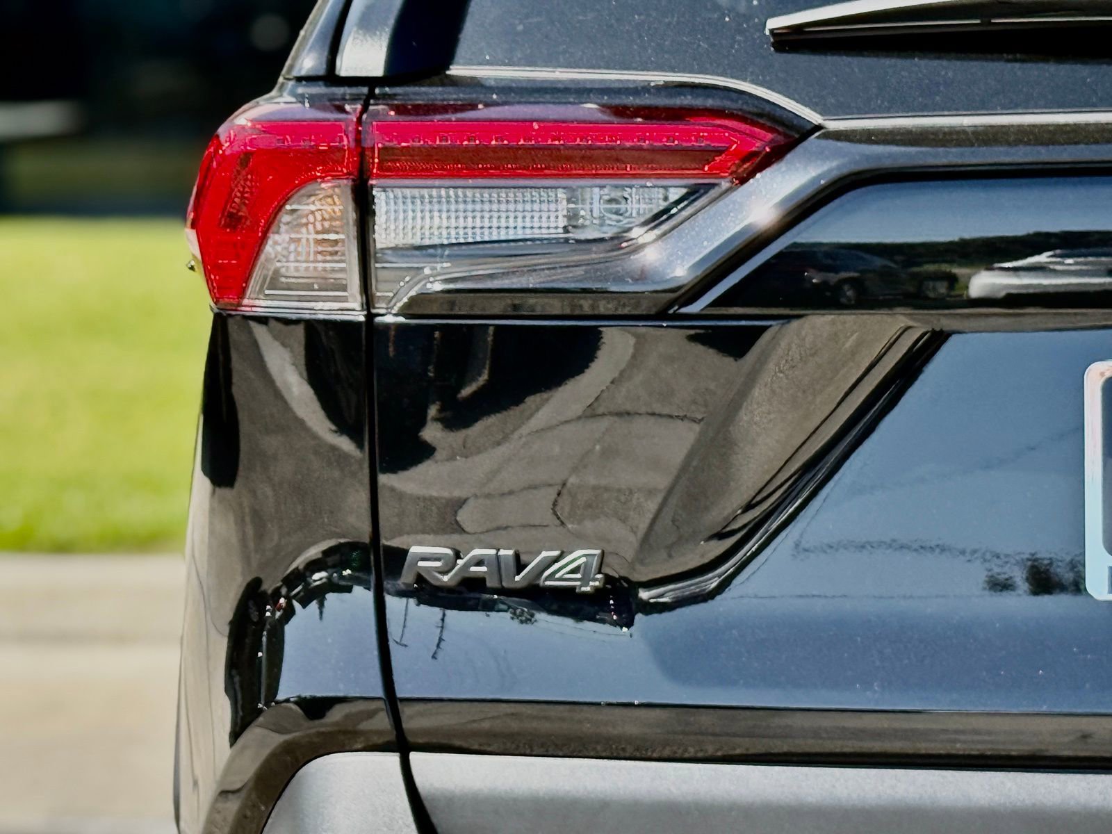 Used 2025 Toyota RAV4 XLE Premium FWD image 11