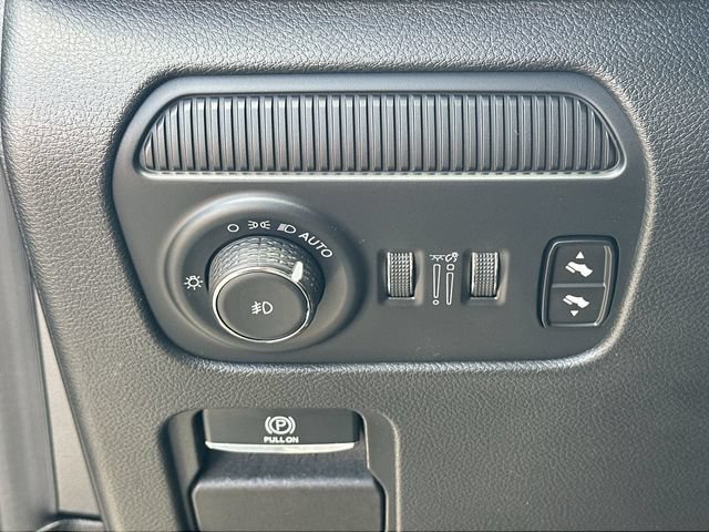 Used 2024 Jeep Wagoneer Series III AWD/4WD image 18