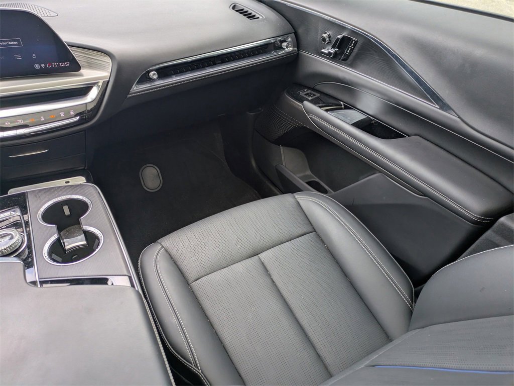 Used 2024 Cadillac Lyriq Luxury image 20