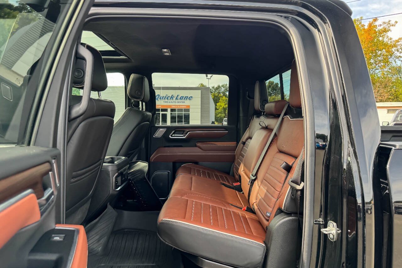 Used 2025 GMC Sierra 3500 Denali Ultimate AWD/4WD image 28