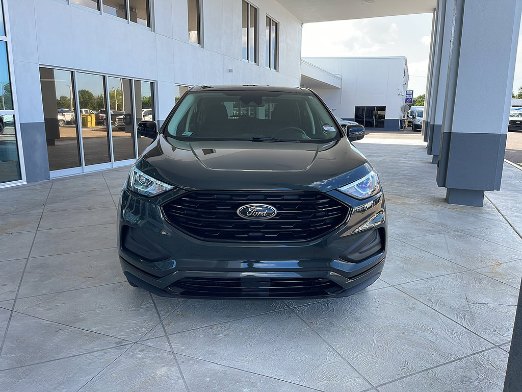 Certified 2024 Ford Edge SE w/ Black Appearance Package AWD/4WD image 3
