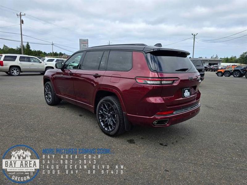 New 2025 Jeep Grand Cherokee L Summit image 3