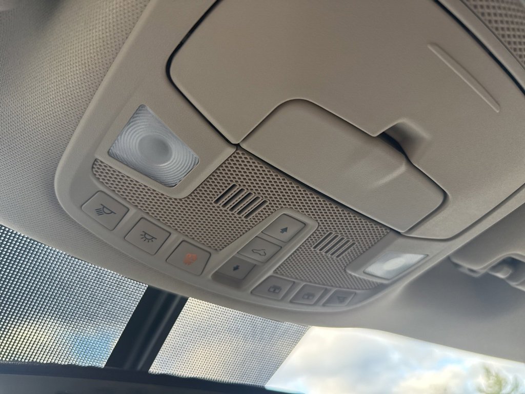 Certified 2019 Ford Expedition XLT w/ Equipment Group 202A image 18