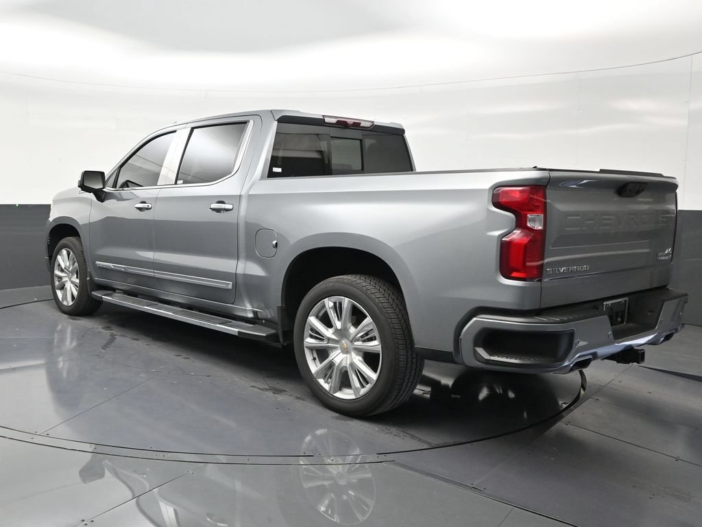 Used 2024 Chevrolet Silverado 1500 High Country w/ High Country Premium Package AWD/4WD image 3