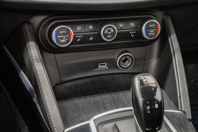 Used 2019 Alfa Romeo Stelvio AWD image 15