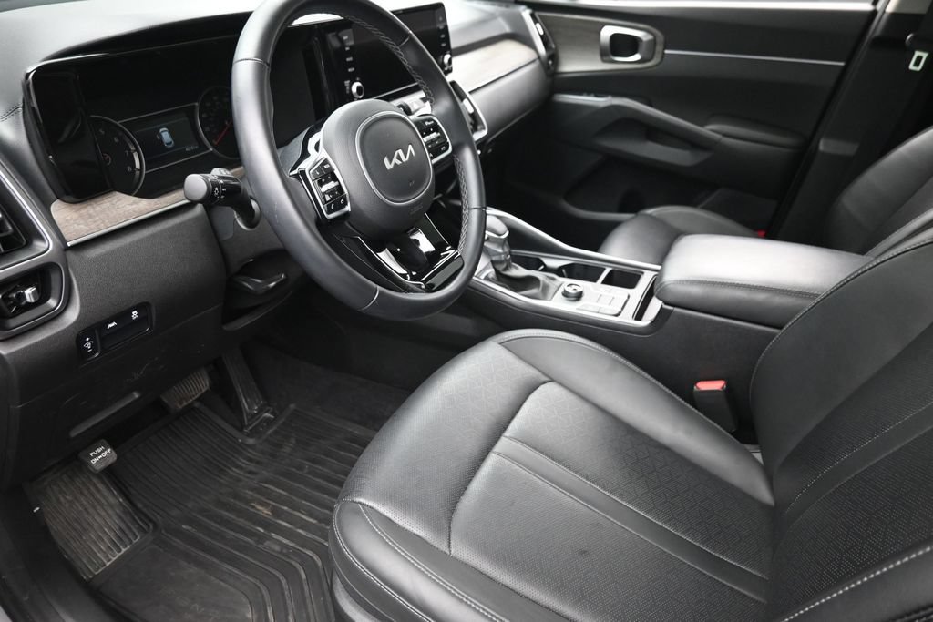 Used 2023 Kia Sorento S w/ Panoramic Sunroof Package AWD/4WD image 17
