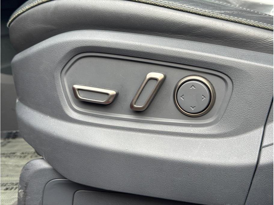 Used 2022 Rivian R1T Adventure image 20