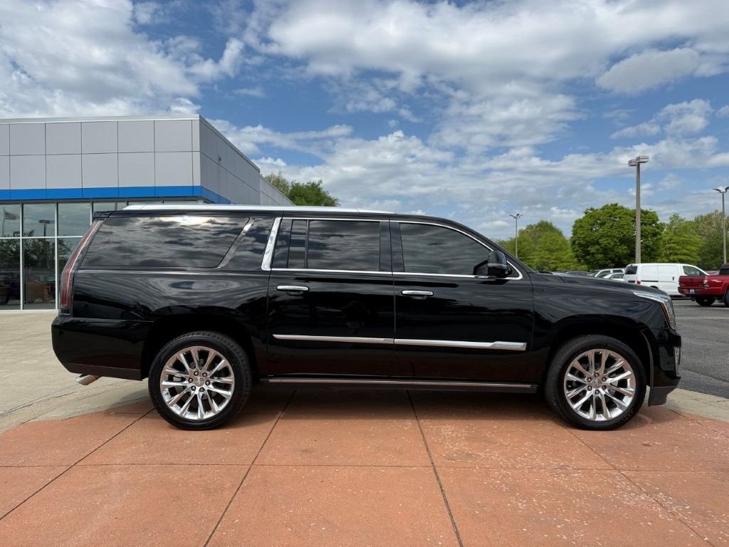 Used 2018 Cadillac Escalade ESV Premium Luxury AWD/4WD image 7