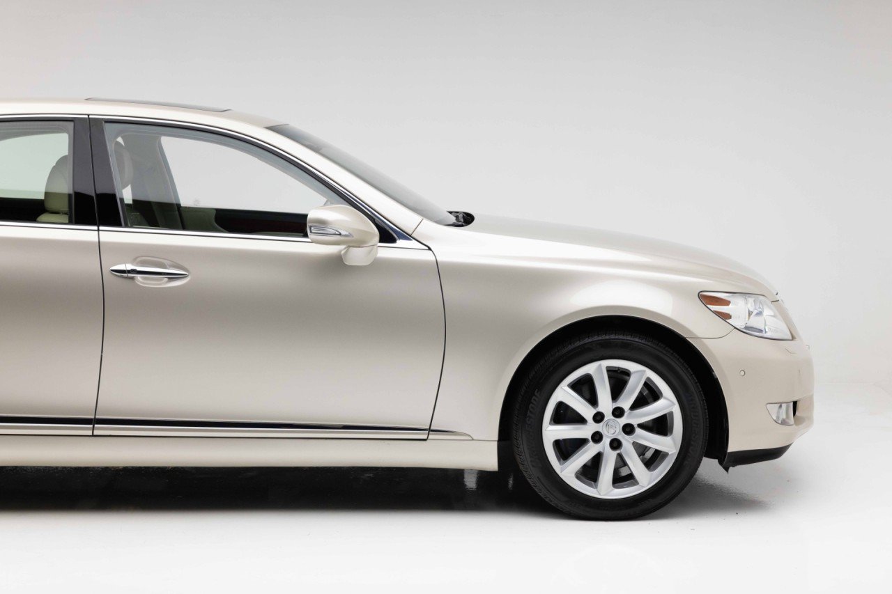 Used 2012 Lexus LS 460 w/ Luxury Value Edition RWD image 23