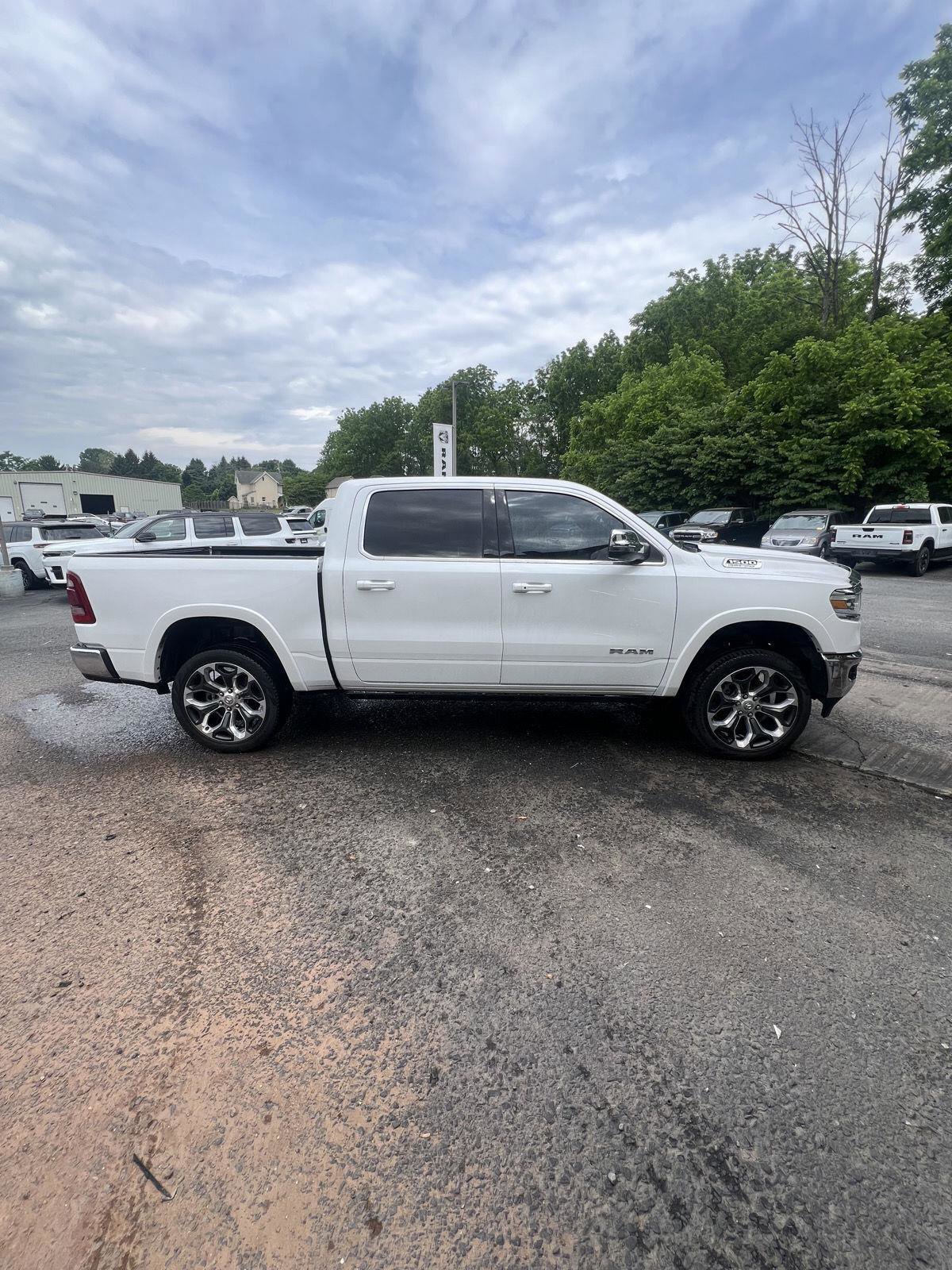 Used 2024 RAM 1500 Limited AWD/4WD image 2