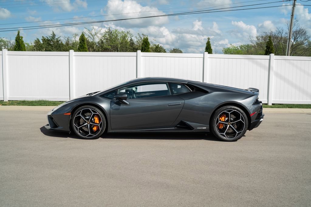 Used 2021 Lamborghini Huracan EVO image 5