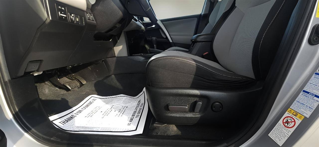 Used 2018 Toyota RAV4 XLE AWD/4WD image 13