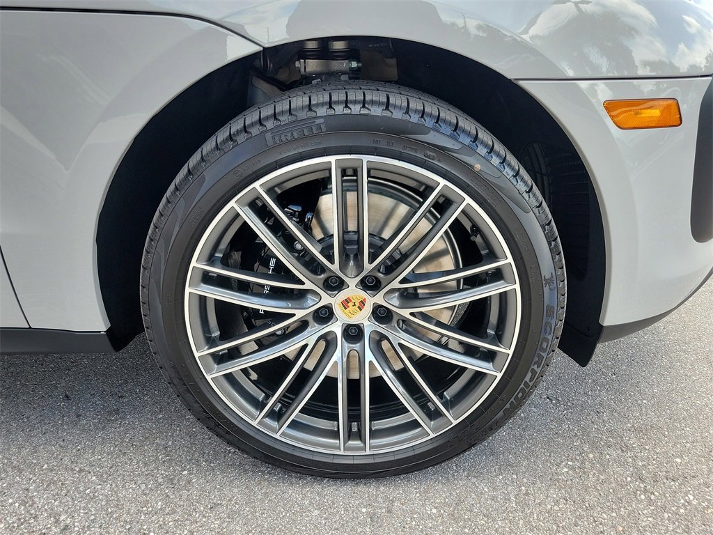 New 2026 Porsche Macan GTS image 14