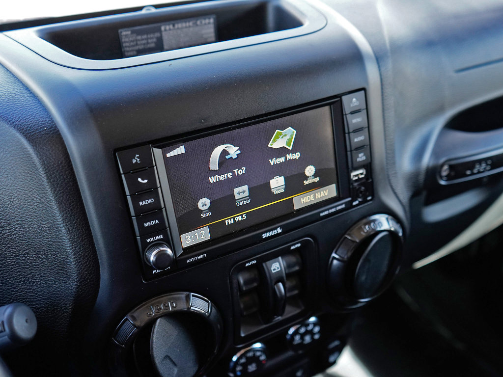 Used 2017 Jeep Wrangler Unlimited Rubicon image 13