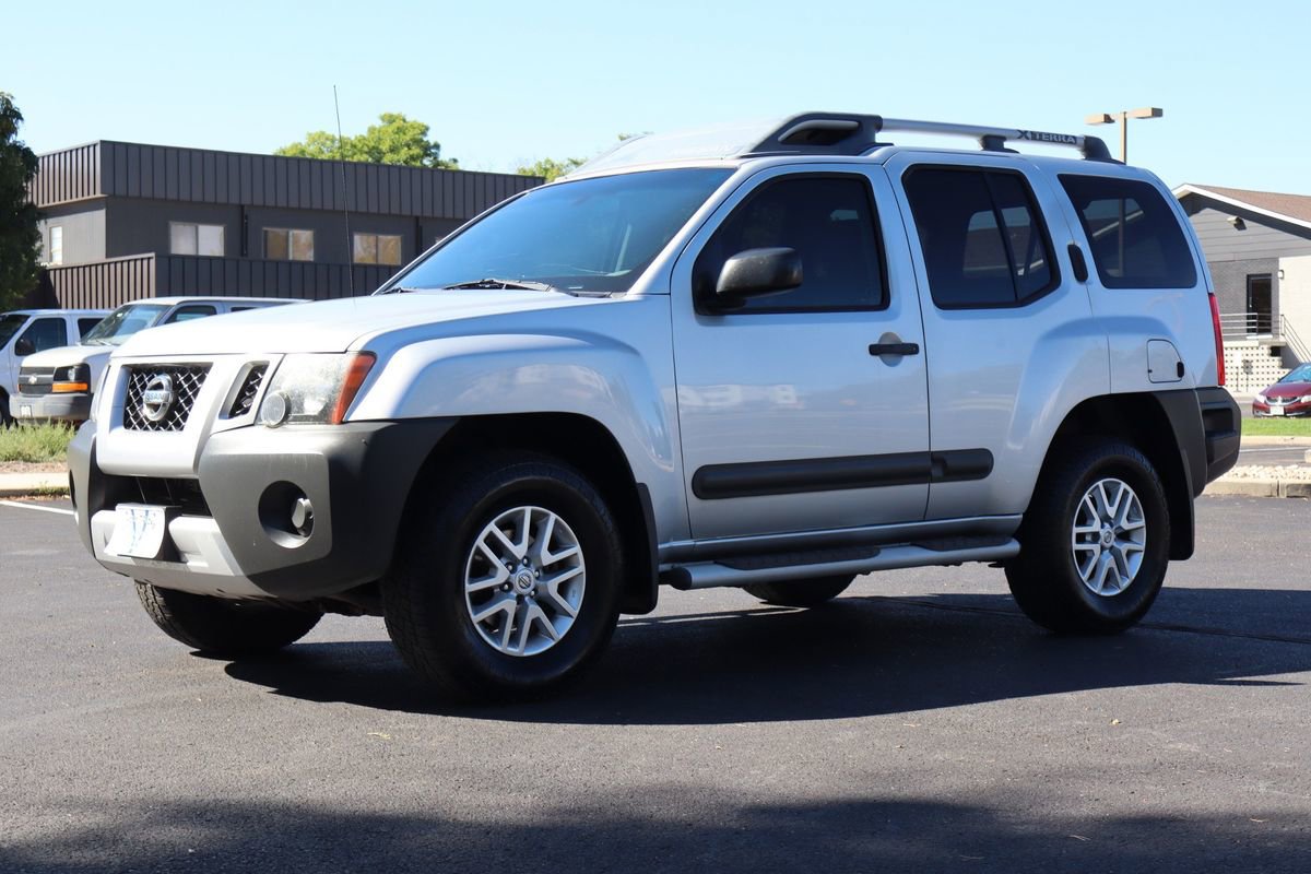 Used 2015 Nissan Xterra S image 11