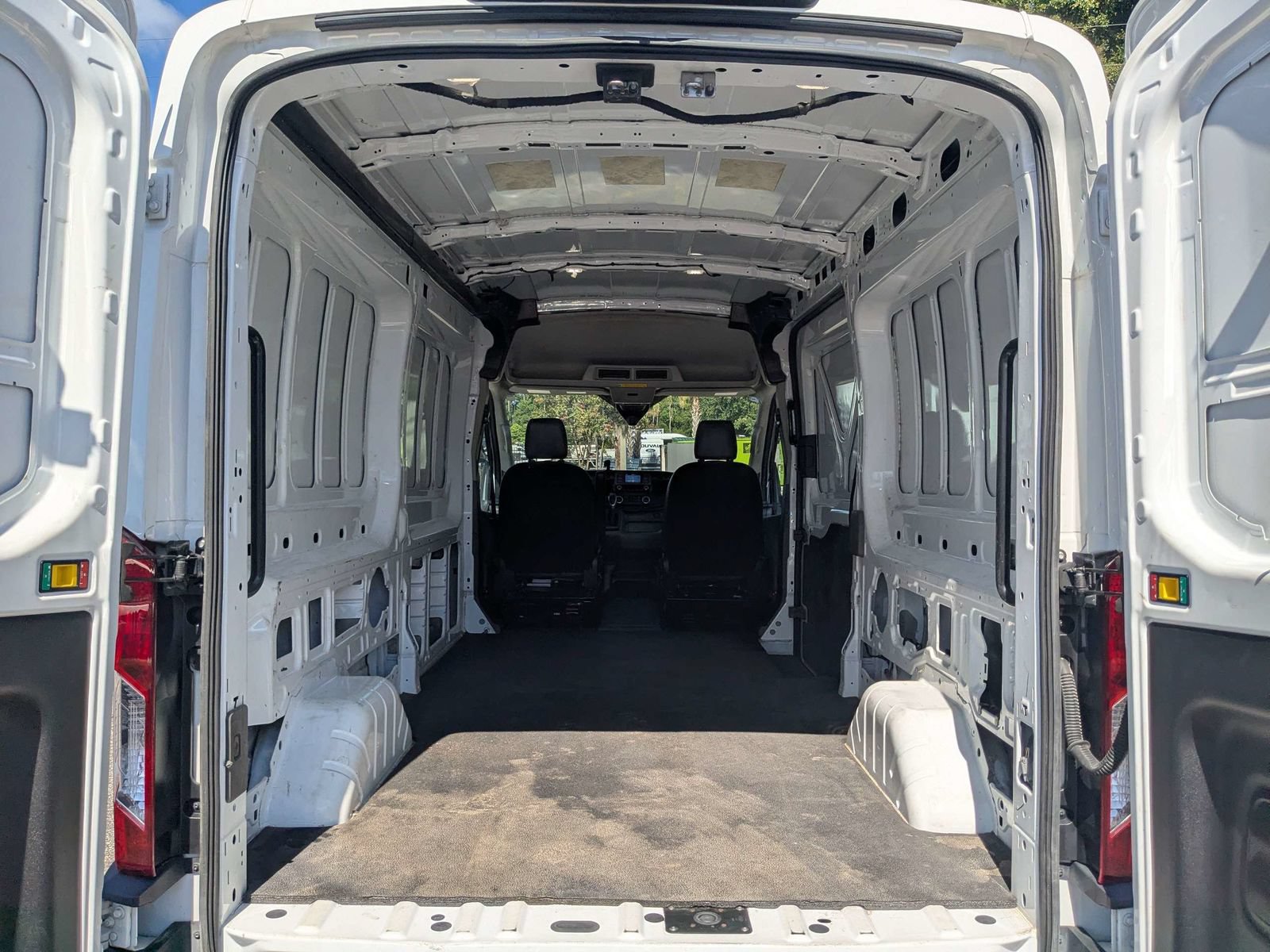Used 2024 Ford Transit 250 148 Medium Roof RWD image 13