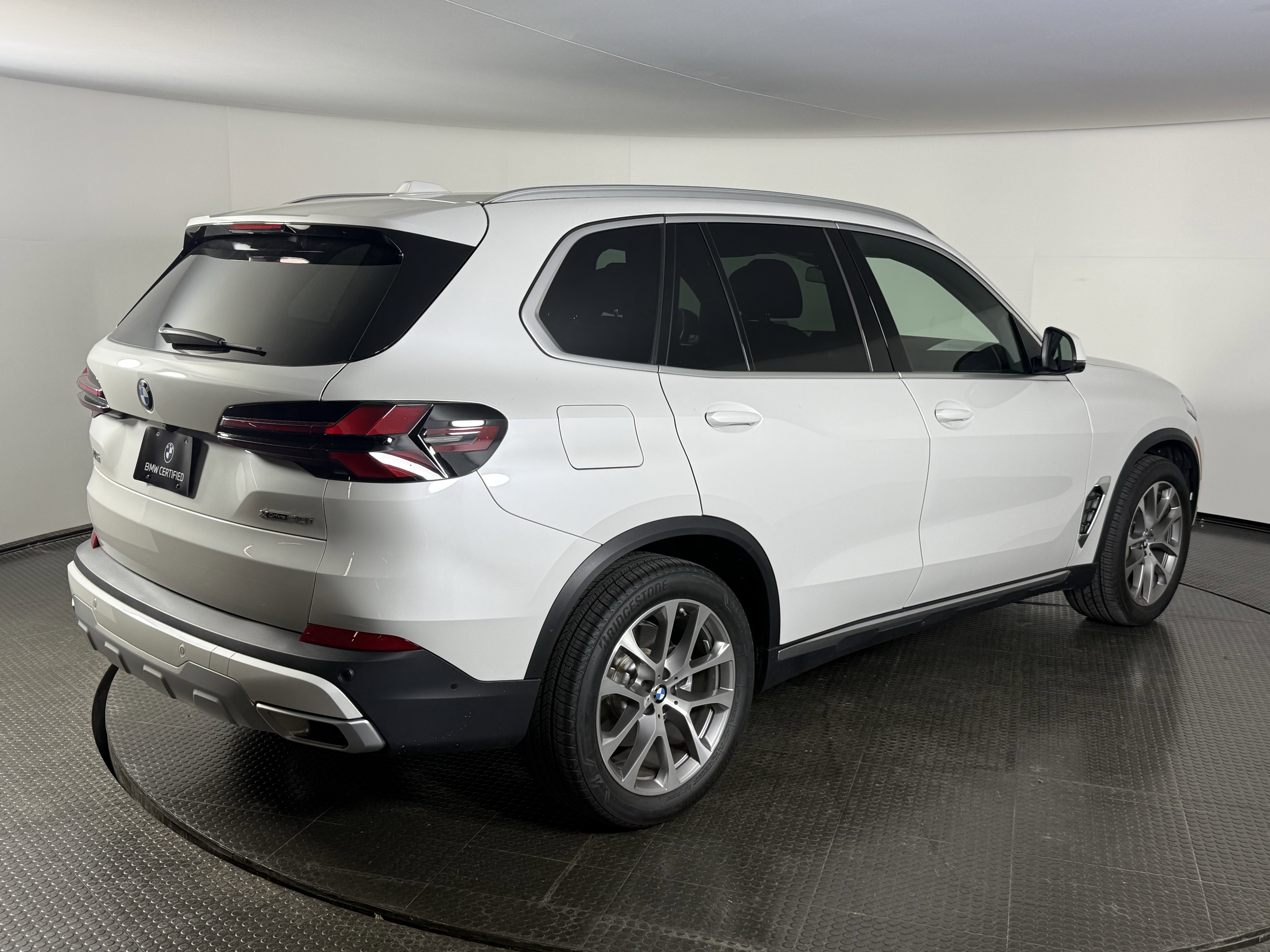 Certified 2025 BMW X5 xDrive40i image 4