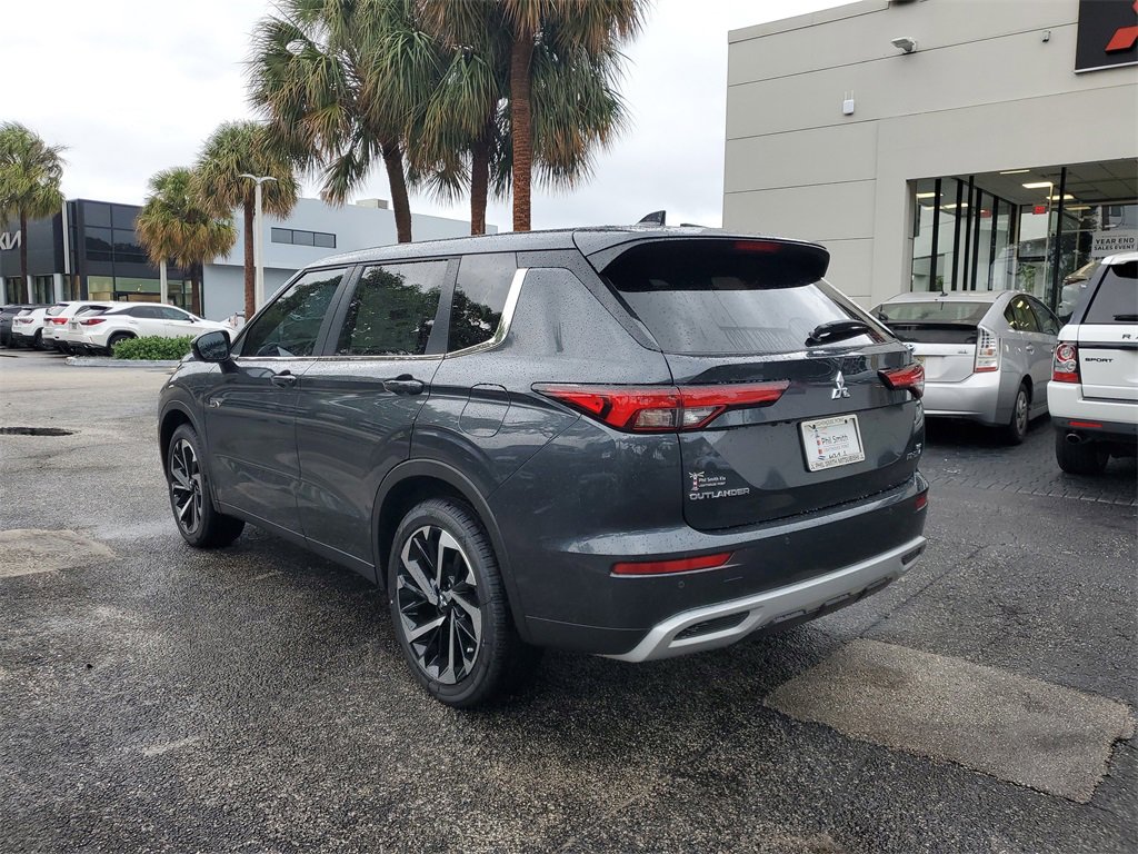 New 2025 Mitsubishi Outlander SE image 6