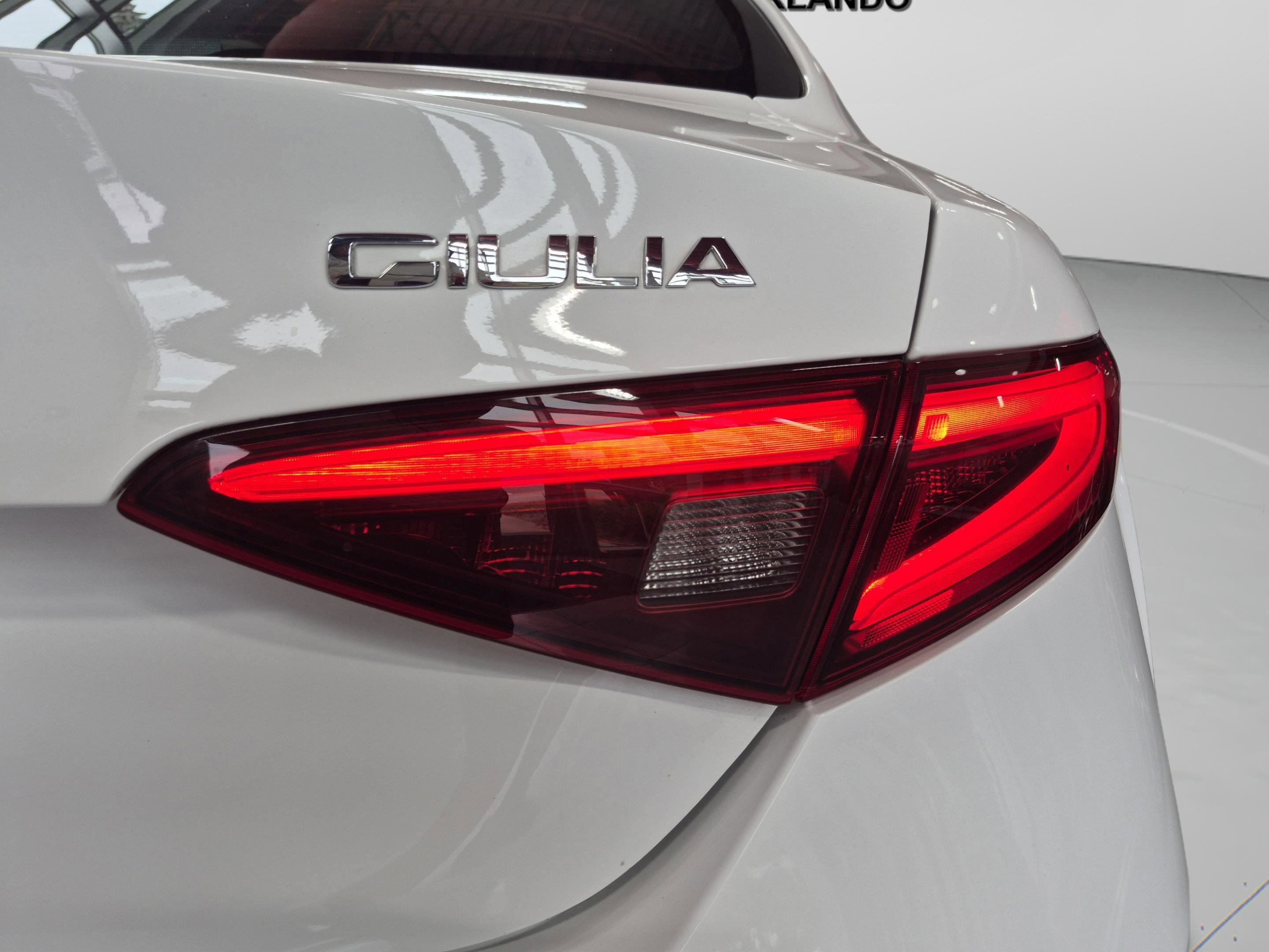 Used 2023 Alfa Romeo Giulia Veloce RWD image 68