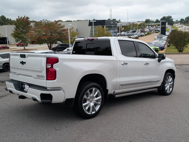 Used 2024 Chevrolet Silverado 1500 High Country AWD/4WD image 7