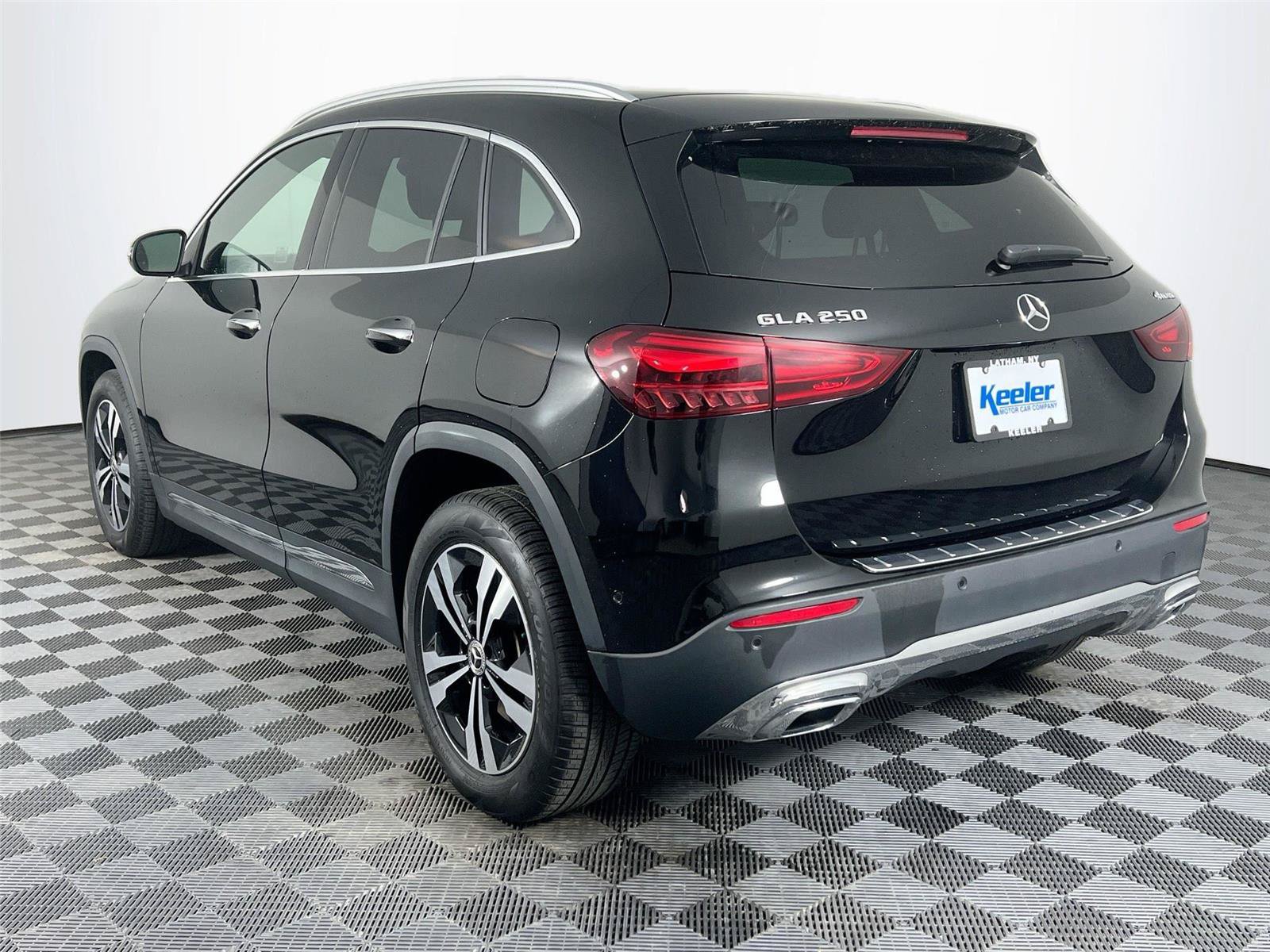 Certified 2024 Mercedes-Benz GLA 250 4MATIC image 4