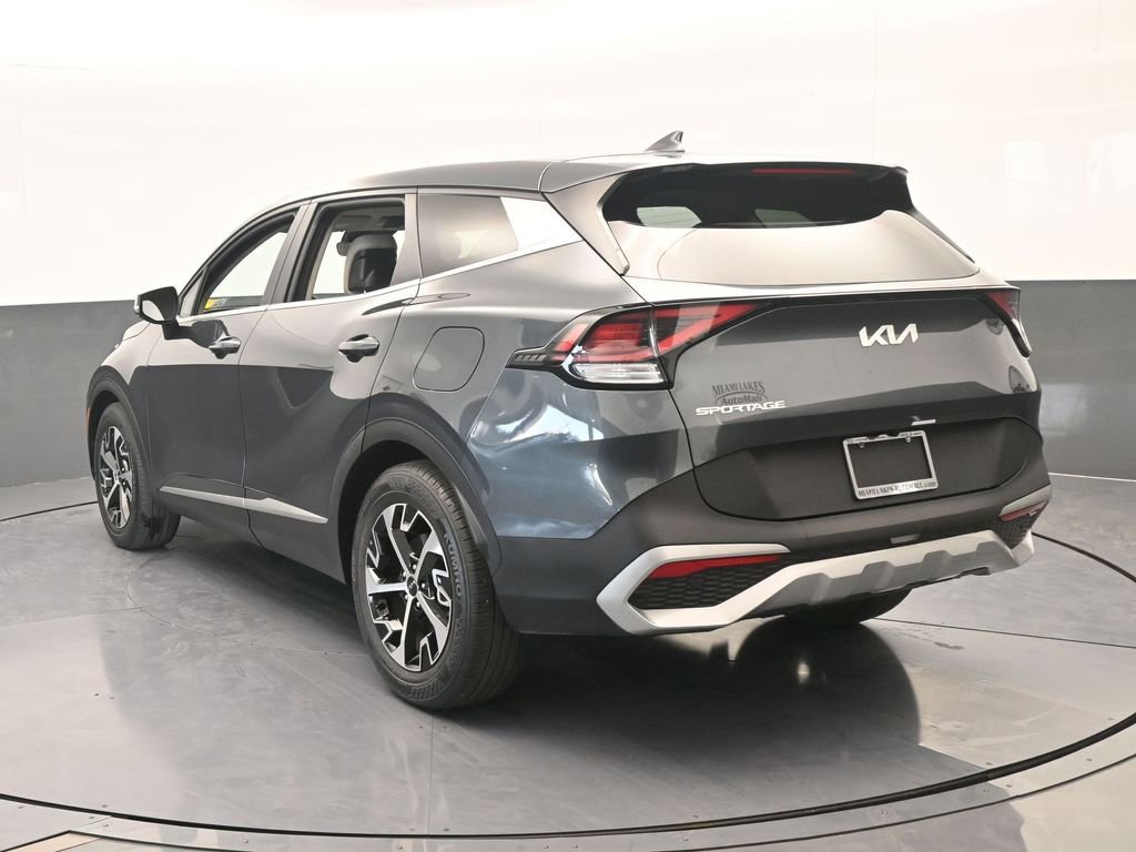 Used 2024 Kia Sportage EX image 4