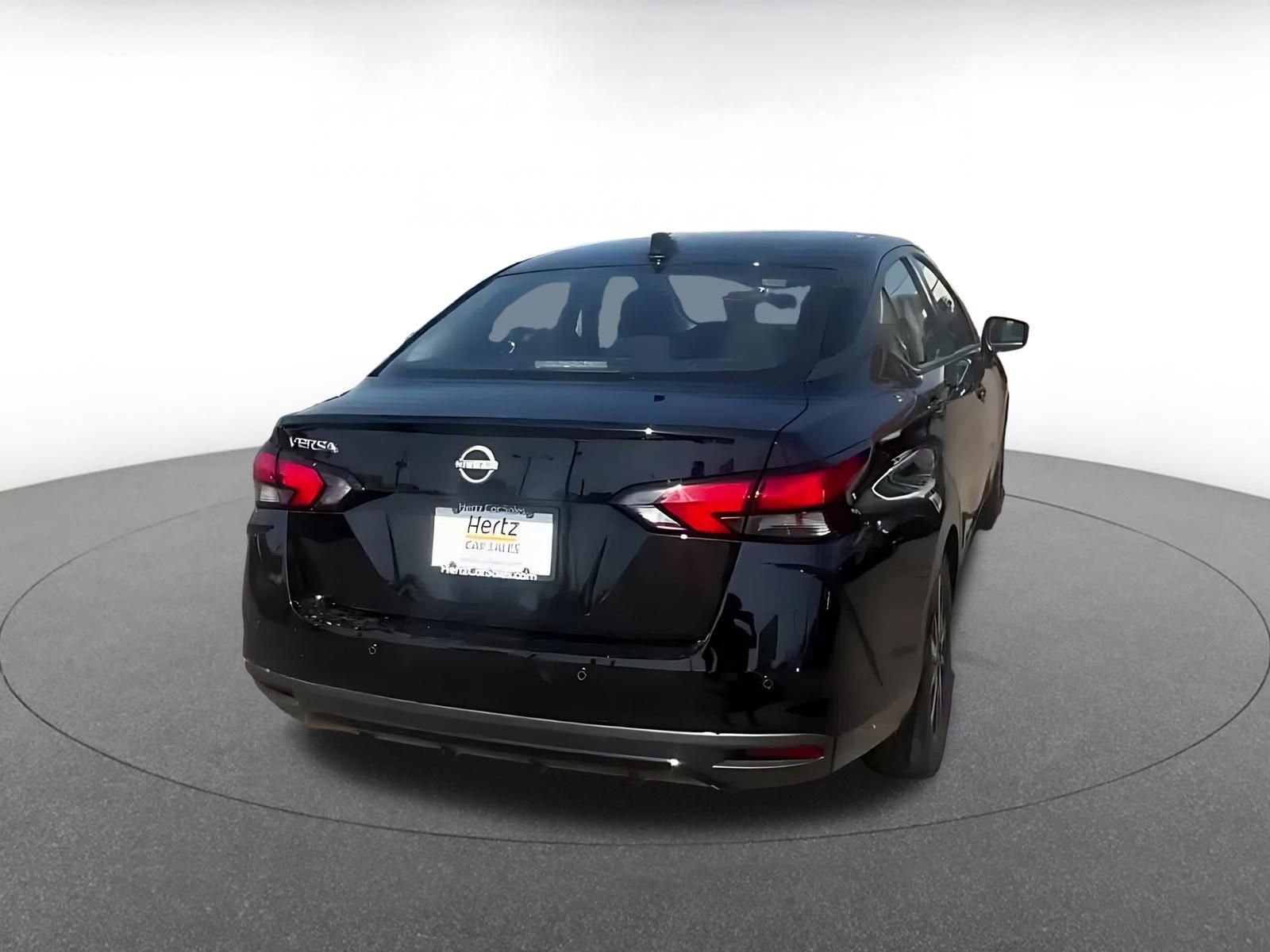 Used 2025 Nissan Versa SV image 14