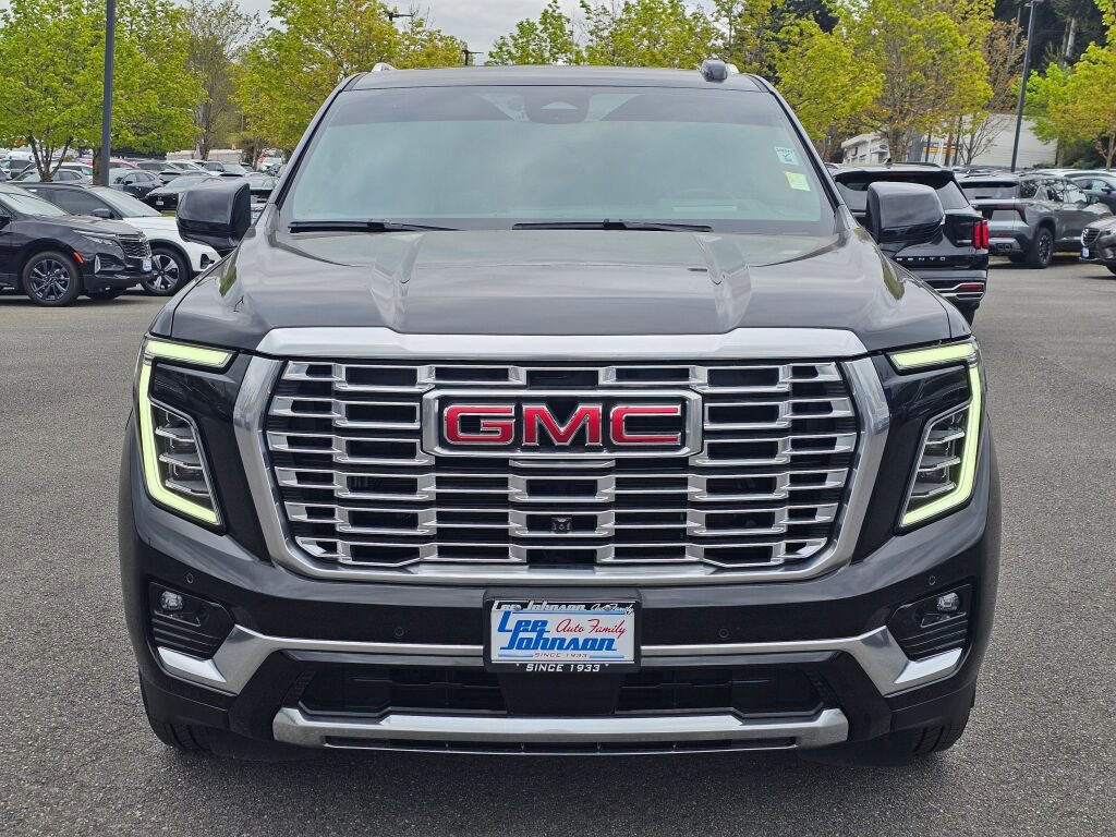 Used 2025 GMC Yukon Denali w/ Denali Reserve Package AWD/4WD image 2