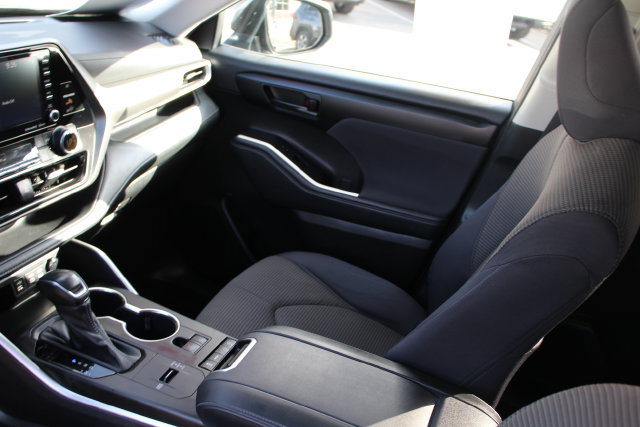 Used 2022 Toyota Highlander LE FWD image 52