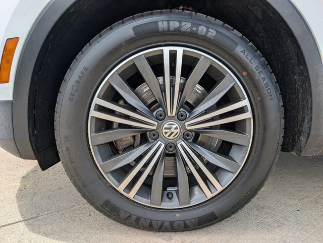 Used 2019 Volkswagen Tiguan SEL AWD/4WD image 12