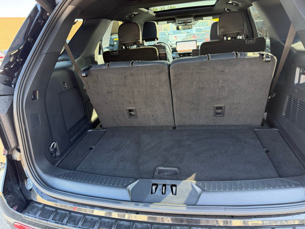 Used 2025 Ford Explorer ST w/ Sun And Sound Package AWD/4WD image 8