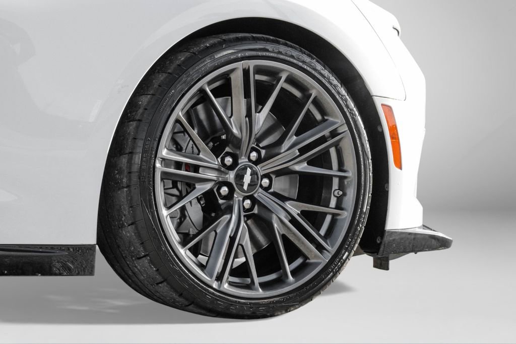 Used 2018 Chevrolet Camaro ZL1 image 54