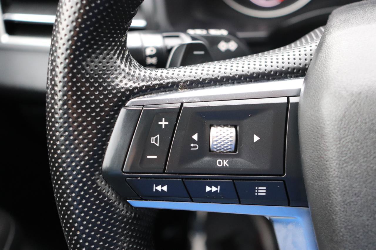 Used 2024 Mitsubishi Outlander AWD image 30