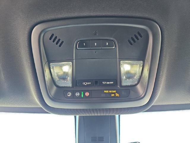 Used 2023 Chevrolet Traverse RS AWD/4WD image 28
