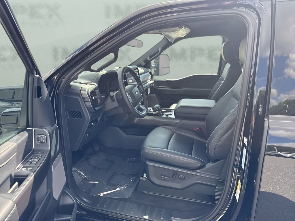 Used 2025 Ford F150 Lariat w/ Equipment Group 501A Mid AWD/4WD image 9