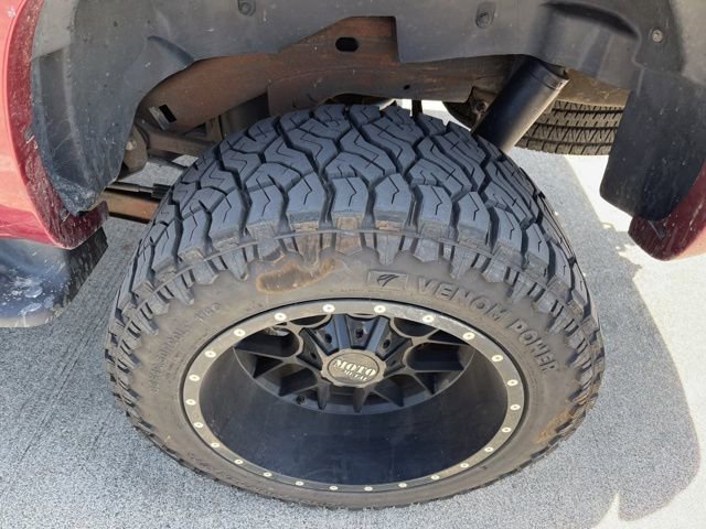 Used 2004 Chevrolet Suburban LT w/ Preferred Equipment Group image 4