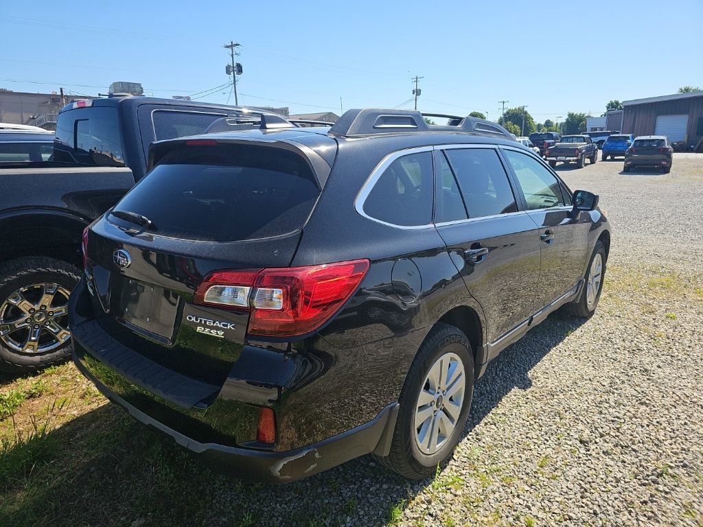 Used 2017 Subaru Outback 2.5i Premium w/ Popular Package #2 AWD/4WD image 7